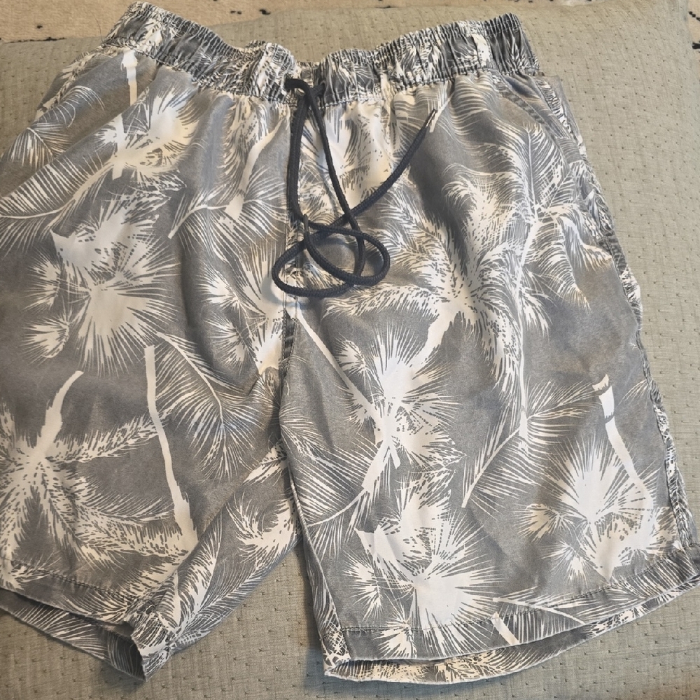 ROMWE Men's Tropical Gray Swim Shorts